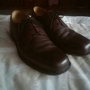 BOSTONIAN LACEUP BROWN DRESS SHOES